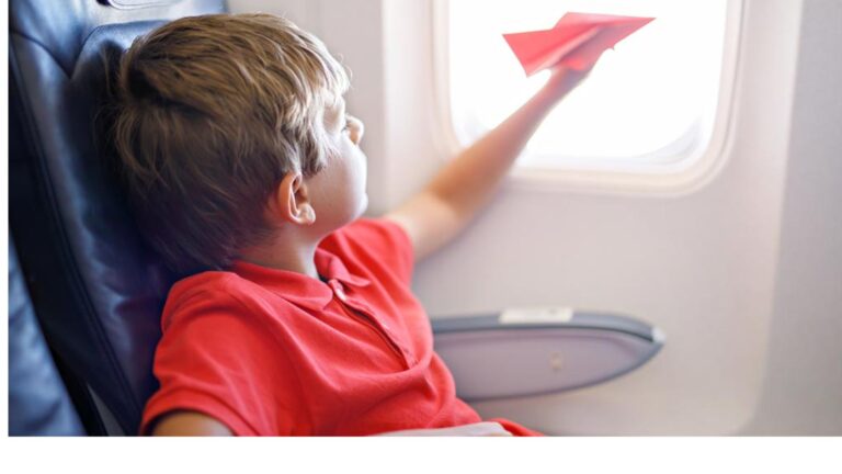 How to Keep Your Kids Entertained During Long Flights